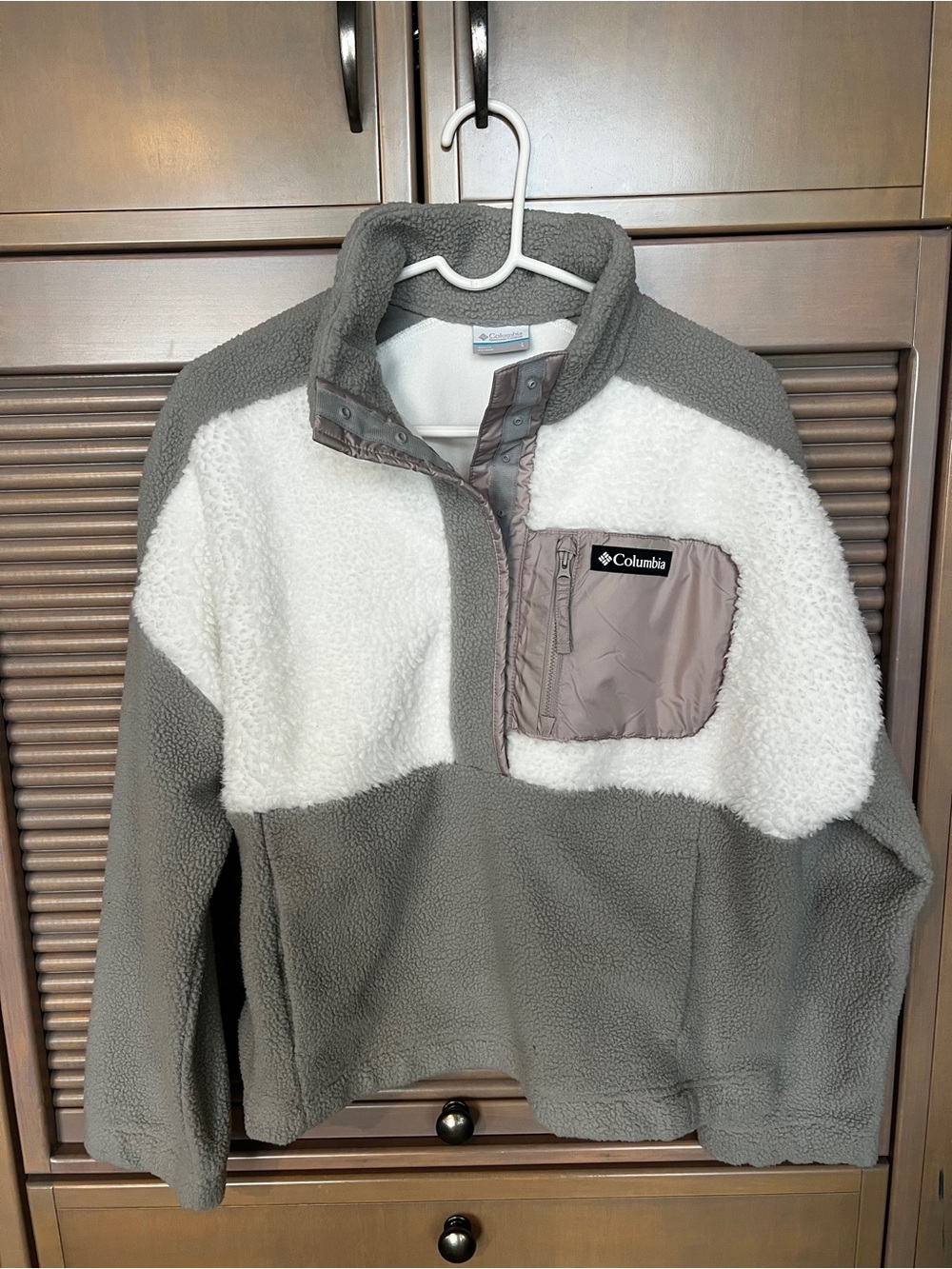 Columbia Gray & White Sherpa Pullover Jacket